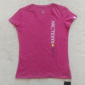 Pink Arcteryx logo tshirt size medium